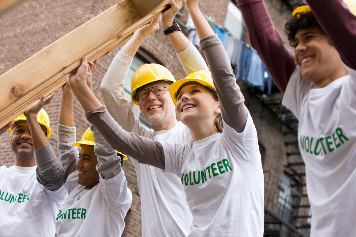 What volunteer work is. Волонтеры США. Подростки волонтеры. Волонтеры в Германии. Волонтерство в США.